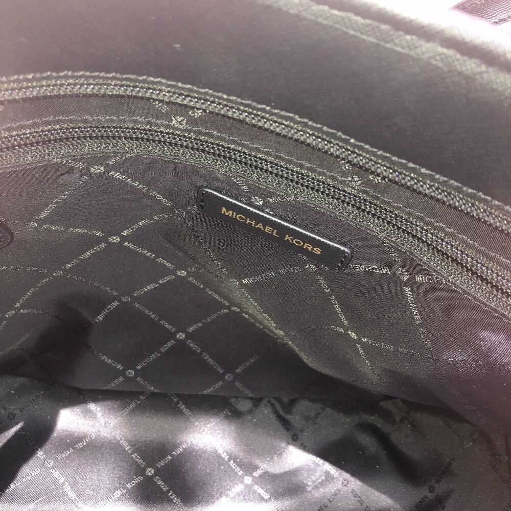 Michael Kors Black Tote Bag , Saffiano leather, zipper, MK fob, inside pockets - Picture 14 of 16